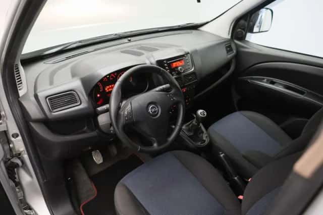 Opel Combo (2013) thumbnail 6