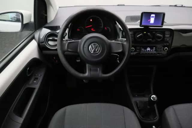 Volkswagen Up! (2013) thumbnail 2
