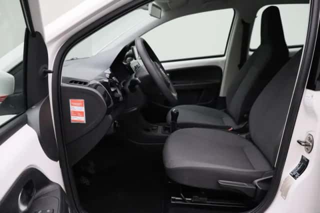 Volkswagen Up! (2013) thumbnail 5