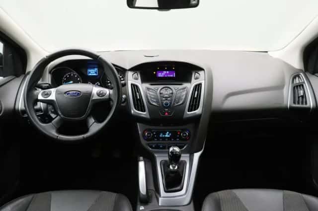 Ford Focus (2011) thumbnail 4
