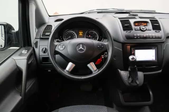 Mercedes-Benz Vito (2011) thumbnail 2