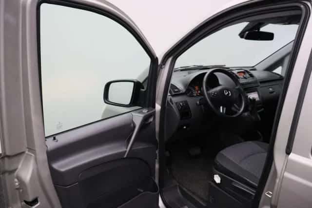 Mercedes-Benz Vito (2011) thumbnail 4