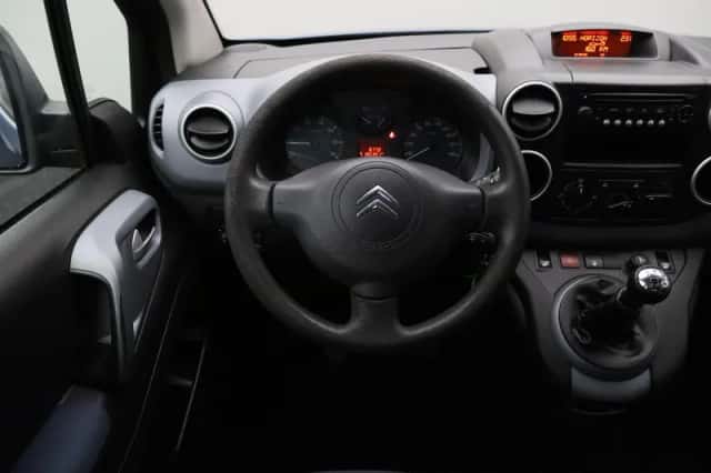 Citroën Berlingo (2011) thumbnail 2