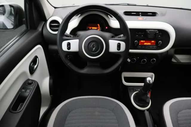 Renault Twingo (2018) thumbnail 2