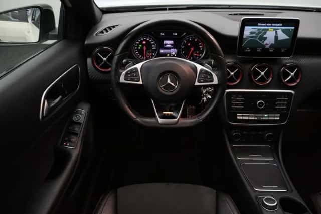 Mercedes-Benz A-Klasse (2016) thumbnail 2