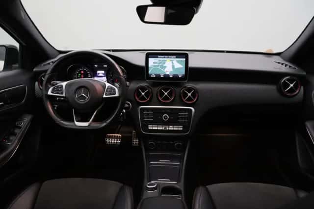 Mercedes-Benz A-Klasse (2016) thumbnail 4