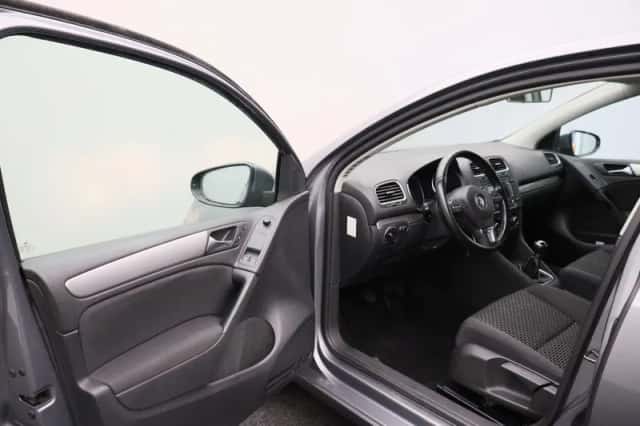 Volkswagen Golf (2011) thumbnail 3