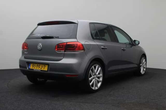 Volkswagen Golf (2011) thumbnail 4