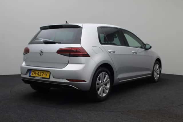 Volkswagen Golf (2019) thumbnail 5