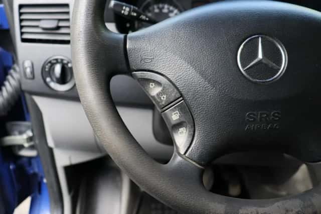 Mercedes-Benz Sprinter (2012) thumbnail 6