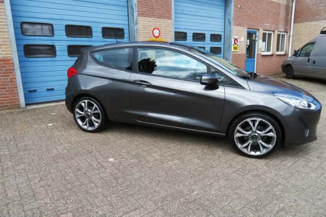 Ford Fiesta (2019) thumbnail 3