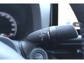 Toyota C-HR (2024) thumbnail 22