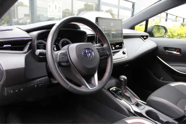Toyota Corolla (2023) thumbnail 2