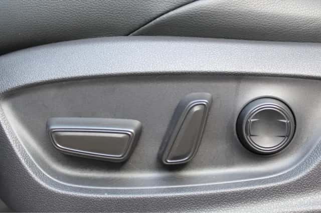 Toyota Corolla (2024) thumbnail 23