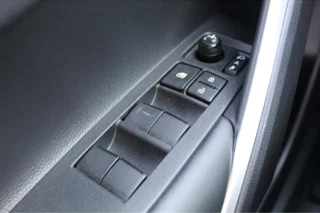 Toyota Corolla (2024) thumbnail 24