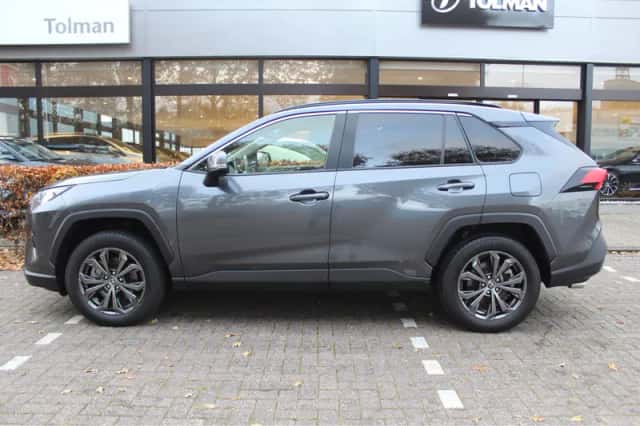 Toyota RAV4 (2022) thumbnail 2