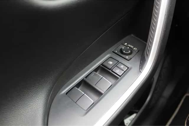 Toyota RAV4 (2022) thumbnail 23