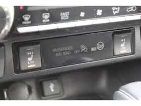 Toyota RAV4 (2022) thumbnail 4