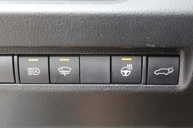 Toyota RAV4 (2022) thumbnail 5