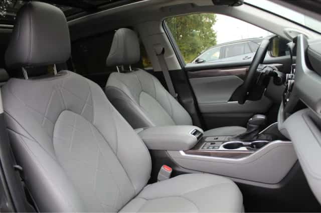 Toyota Highlander (2024) thumbnail 14