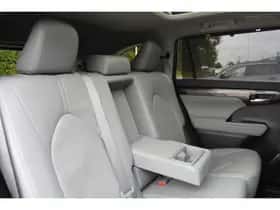 Toyota Highlander (2024) thumbnail 18