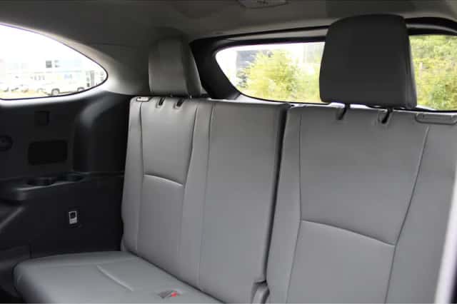 Toyota Highlander (2024) thumbnail 22