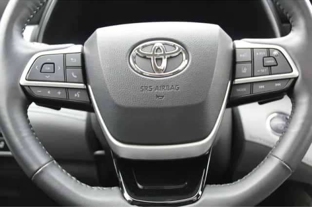 Toyota Highlander (2024) thumbnail 25