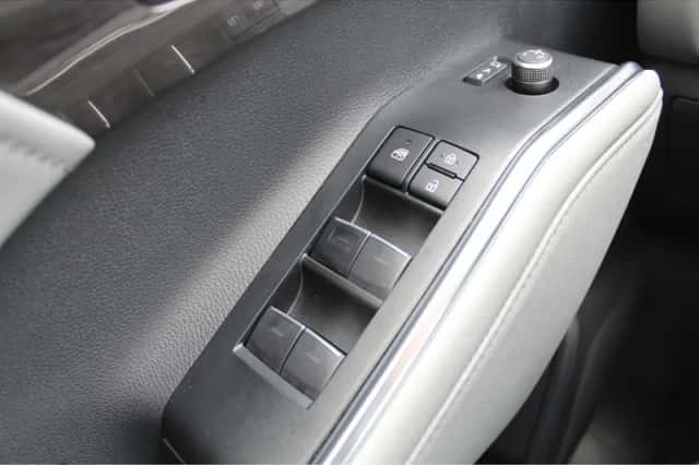 Toyota Highlander (2024) thumbnail 32