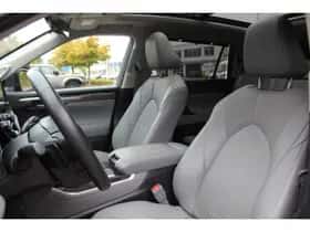 Toyota Highlander (2024) thumbnail 8