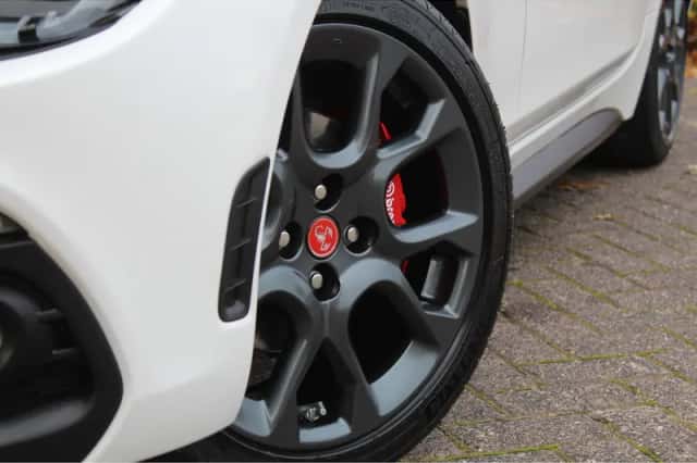 Abarth 124 (2017) thumbnail 16