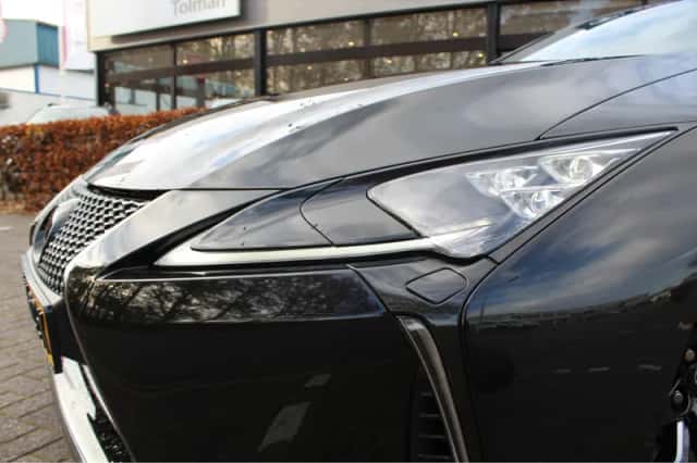 Lexus LC (2023) thumbnail 19