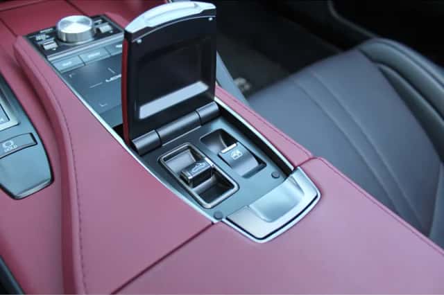 Lexus LC (2023) thumbnail 36