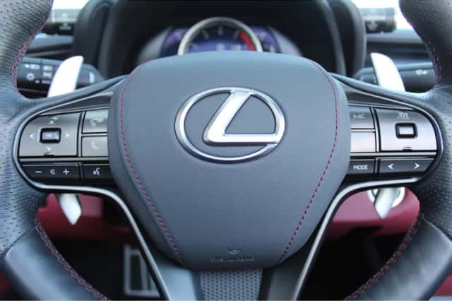 Lexus LC (2023) thumbnail 8