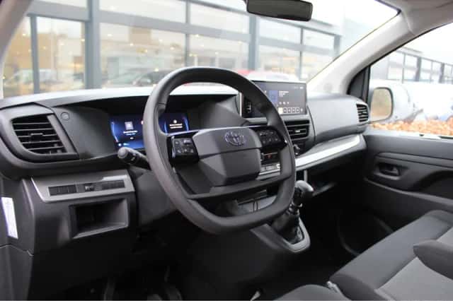 Toyota Proace (2024) thumbnail 2