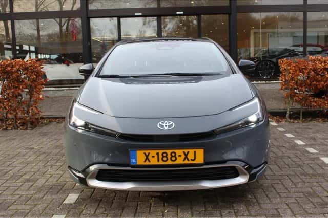 Toyota Prius (2024) thumbnail 3
