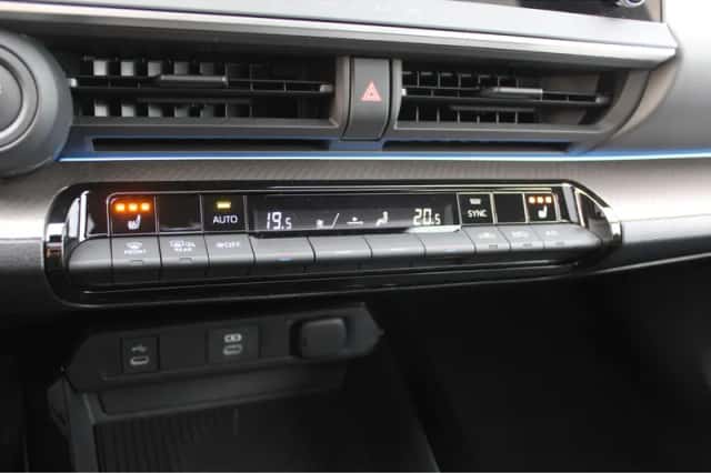 Toyota Prius (2024) thumbnail 24
