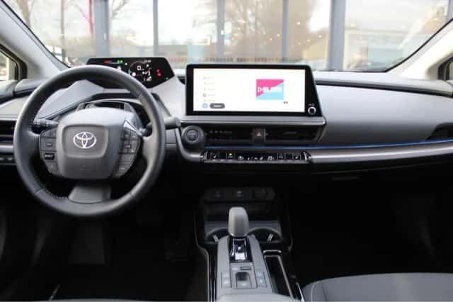 Toyota Prius (2024) thumbnail 4