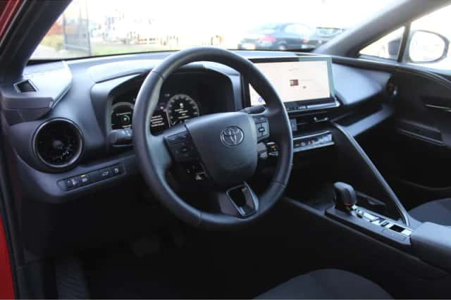 Toyota C-HR (2024) thumbnail 14