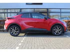 Toyota C-HR (2024) thumbnail 7