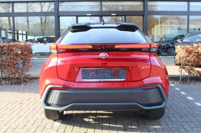 Toyota C-HR (2024) thumbnail 8