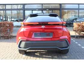 Toyota C-HR (2024) thumbnail 8