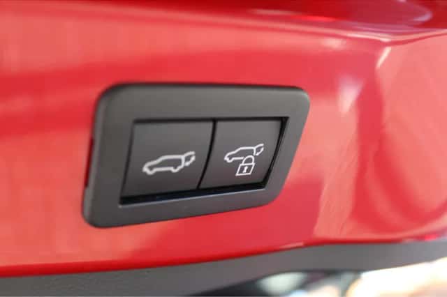 Toyota C-HR (2024) thumbnail 10