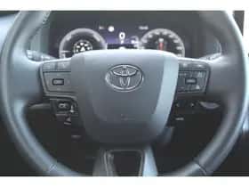 Toyota C-HR (2024) thumbnail 18