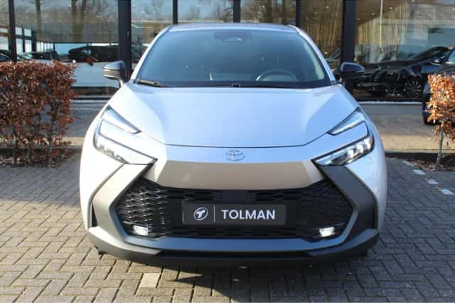 Toyota C-HR (2024) thumbnail 3