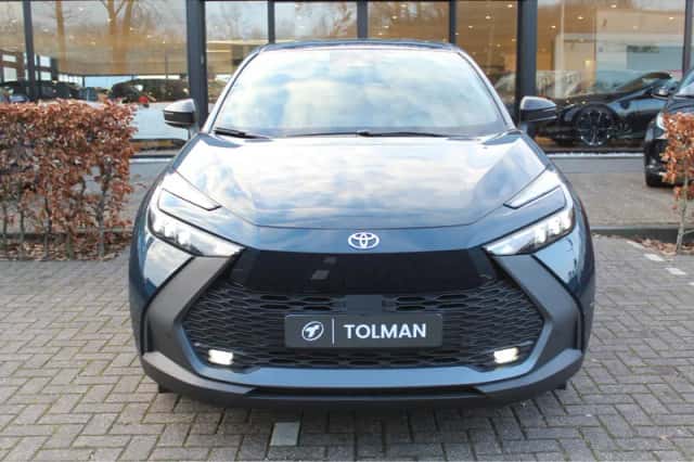 Toyota C-HR (2024) thumbnail 3