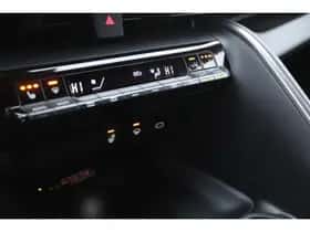 Toyota C-HR (2024) thumbnail 19