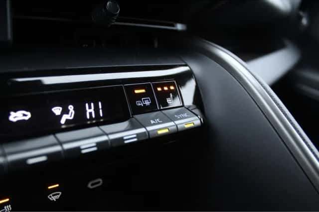 Toyota C-HR (2024) thumbnail 20