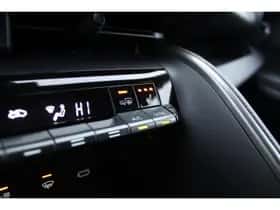 Toyota C-HR (2024) thumbnail 20