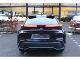 Toyota C-HR (2024) thumbnail 4