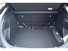 Toyota C-HR (2024) thumbnail 5